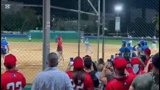 juan soto jugando softbol