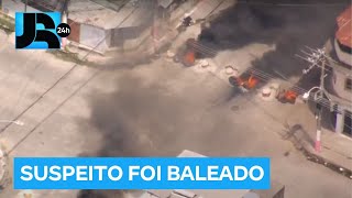 Criminosos bloqueiam via expressa e trocam tiros com a polícia no Rio de Janeiro