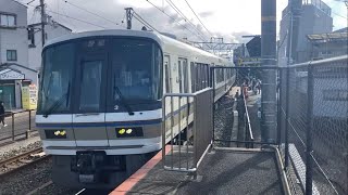 JR奈良線稲荷駅 221系普通京都行きが停車