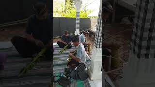 Sattvavihita Janata ngayah persiapan odalan Pura Jati Kusuma, Precet, Plumbangan, Doko, Blitar.