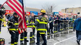 {READ DESCRIPTION} ~ CANDID MOMENT BY FDNY 7TH DIVISION DEPUTY CHIEF SIMMS SHOWING MEMBERS KINDNESS.