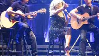 Tina Turner - Let's Stay Together (Chicago, Oct. 3)