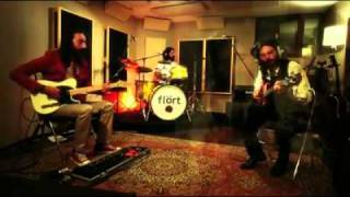 Flört- Yola Devam (2011)