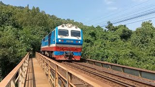 D19E - 929 pulled SE3 train run through a viaduct