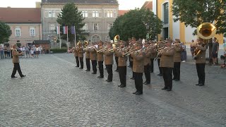 Hangulatos térzene a belvárosban