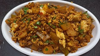 உருளை கிழங்கு முட்டை பொரியல் இப்படி ஒரு முறை  செஞ்சி  கொடுங்க !! Potato Egg poriyal  in Tamil