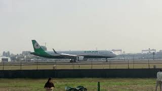 長榮航空A321-211(A321)愛機編號B-16216客機高雄小港國際機場KHH降落🛬️