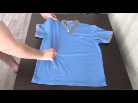 Как быстро сложить футболку. (how to quickly fold shirts)