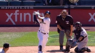 CWS@SEA: Leonys clubs two homers, including walk-off