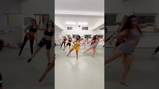 Enta Tani -Haifa Wehbi / belly dancing at Pineapple studios, by leilah #bellydance #bellyfitbyleilah