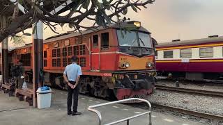 สถานีรถไฟธนบุรีวันนี้ขบวน 258 เข้าสถานีก่อนขบวน 254 วันที่ 7 กุมภาพันธ์ 2568