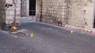 Bari vecchia, un 17enne ferisce un pregiudicato: il video dell'agguato