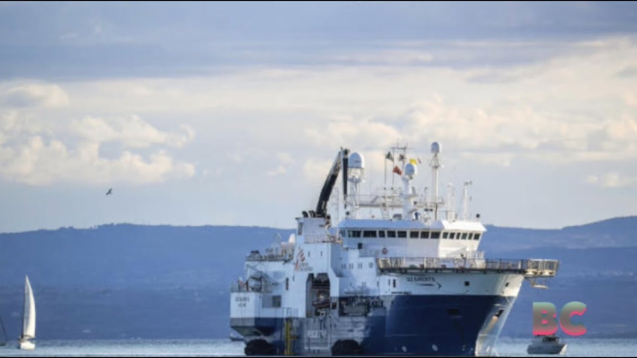 Ship Refuses To Leave Italy Port Until All Migrants Are Off - YouTube