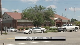 Hanceville City Hall evacuated after bomb threat