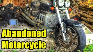 MOTORCYCLE GRAVEYARD. Abandoned Motorcycles, Neglected Sportbike, Old Motorcycles, Rusty Motorbikes