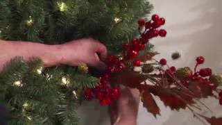 Masterclass 02: How to decorate a wreath: Adding branches