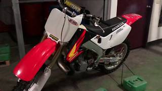 1999 Honda CR250R engine started sound. Top 10 motocross bike in the world.