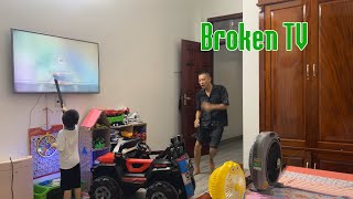 ANGRY BABY Smashing the TV. Dad fixes a broken TV | Broken TV | TV broken.