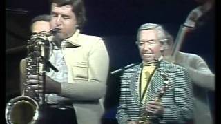 Eddie Miller with Lino Patruno \u0026 the MCJS - Blues My Naughty Sweetie Gives to Me.mp4