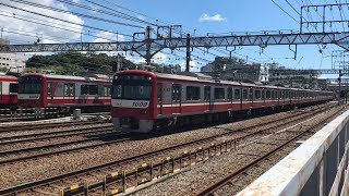 京急線45普通横浜行き1000形318〜313編成が車庫車止めに停車中！特急横浜行き1000形104〜097編成が、金沢八景駅上り3番線から金沢文庫駅へと発車！【神奈川新町駅での衝突脱線事故2日目】