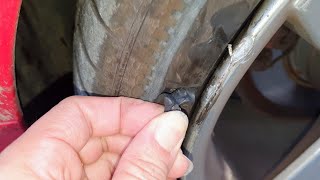 車子在路邊爆胎 Troubleshooting car puncture【白同學野戰DIY】