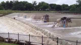 Elmendorf Lake - Labyrinth Weir in Action