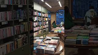 У книгарні / At the bookstore