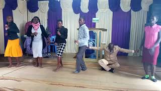 oasis team dancing for the Lord