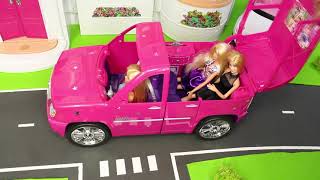 Limousine and other Dolls' Vehicles