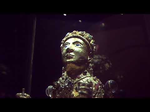 How did the reliquary of St Foy end up at the cathedral in Conques France?
