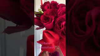 Feliz cumpleaños,Areglo en canasta de rosas rojas más globo personalizado