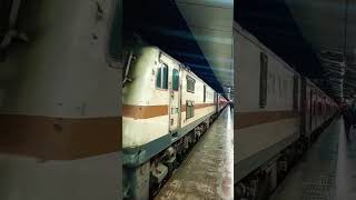 🙂 Tere Aane Ki Jab Khabar Mehke - Jagjit Singh | #youtubeshorts #shorts #travel #train #gazal #loco