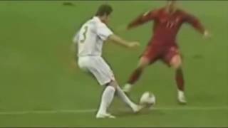 Cristiano Ronaldo gets nutmegged !!!