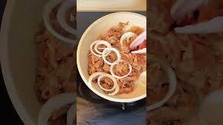 Minced beef is eaten with lettuce and chili sauce#cooking#fyp#viralvideo