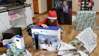 Christmas Day 2022 Kids Opening Presents PS5 Xbox Series X PSVR Gaming PC Arcade And More!