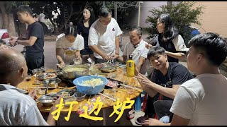 【老林赶野】老林在养殖场抓两条脆肉罗非鱼回家，和家人简简单单搞个打边炉