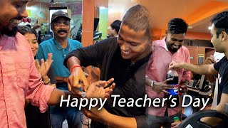 It's Teacher's Day guys