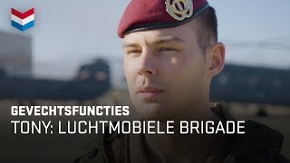 Tony werkt bij de Luchtmobiele Brigade | Werken bij Defensie