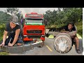 Auto repair:Journey to Cross Dangerous Pass to Rescue Container Truck with Broken Spring”