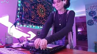 chill organic house/melodic techno in the EV lounge | hybrid DJ set wth LIVE vocals