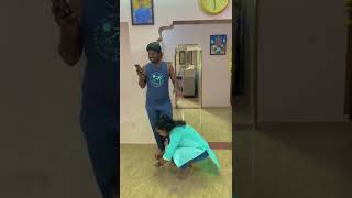 🥴ஆத்தி பாக்கல நாம பண்ணதா பார்த்துருந்தா பொலந்துருப்பா😳🤯#thirutharu #magizhini #shorts #couple