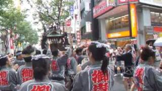 渋谷宮益御嶽神社例大祭　神輿渡御