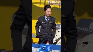 你们知道这是哪一位美女警花呀、这么漂亮#警察 #police