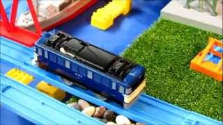 Plarail TOMICA EF6019 Hypercity Super Freight set unboxing review and first run