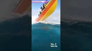 Wild ride goes wrong | Boat Capsizes off Coast of Florida - Dramatic Footage