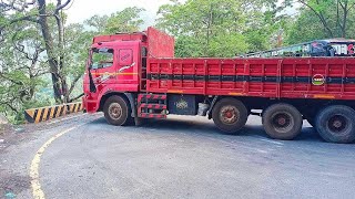 HEAVY LORRY TRUCK AND CARS TURNING 6/9 HAIRPINBEND GHAT ROAD WAYANAD GHAT KERALA INDIA