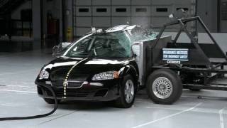 2004 Dodge Stratus side IIHS crash test