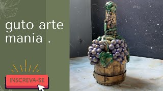 DIY : COMO FAZER GARRAFA  DECORADA COM UVAS E BARRIL .