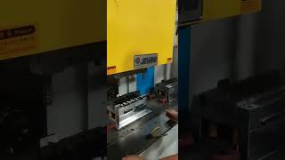 Nema plug making by JY-550C-DM plastic injection moulding machine factory