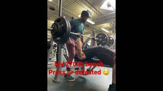 150 lb body weight , bench pressing 270lb personal record #bodybuilding #weightlifting #benchpress